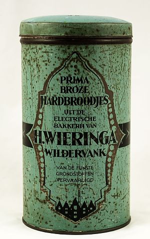 Blik van bakkerij Wieringa uit Wildervank